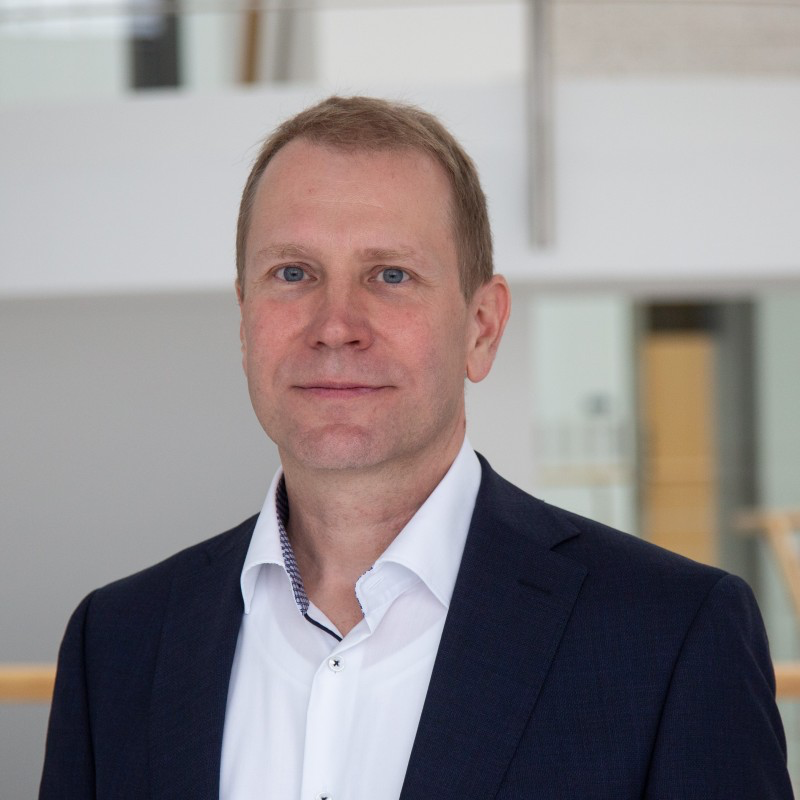 Porträt von Prof. Dr. Jens Fürst